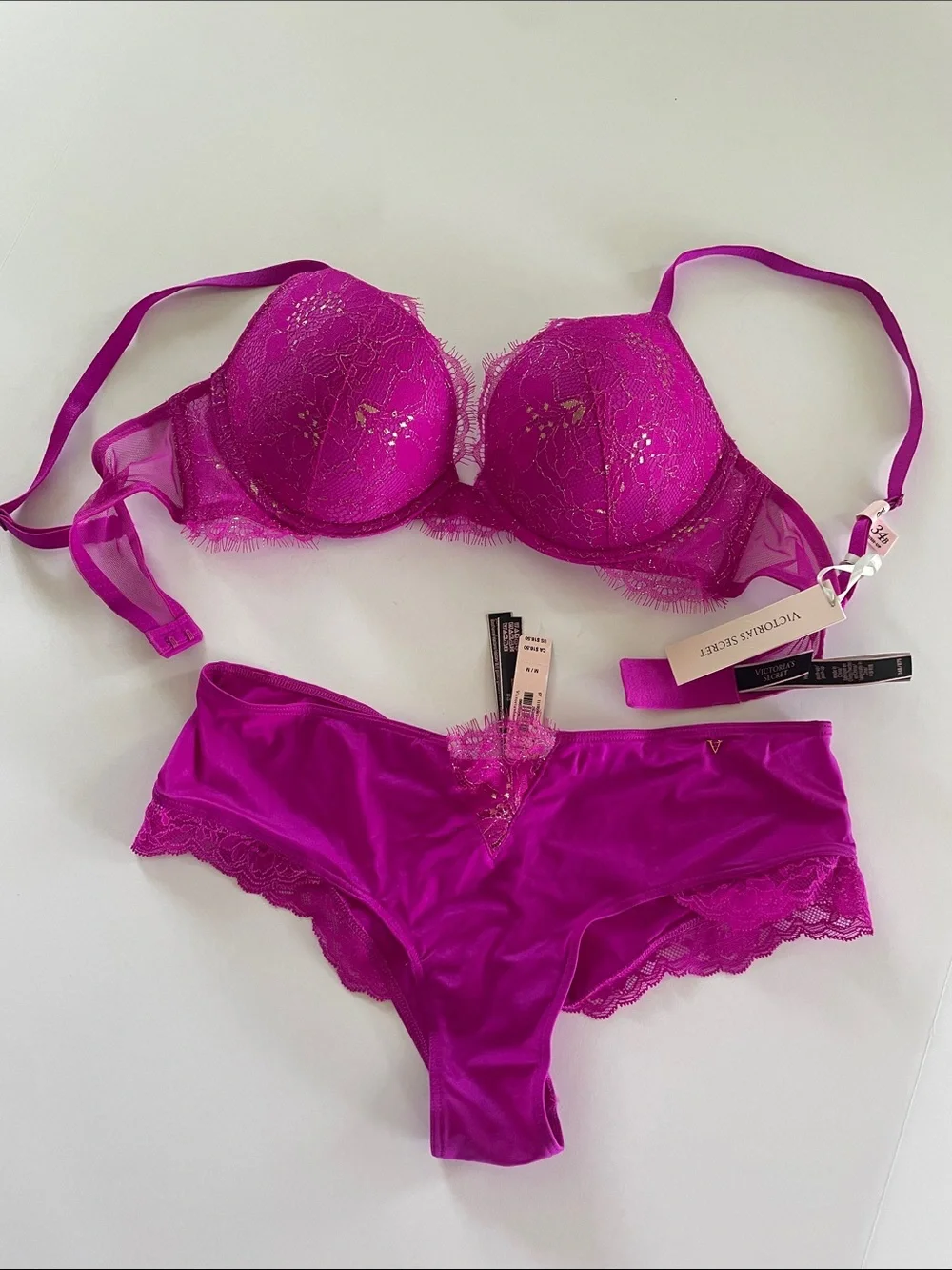 NWT Victoria's Secret Bright Fushia Lace Very SexyPush-Up Bra & Cheeky Panty Set
